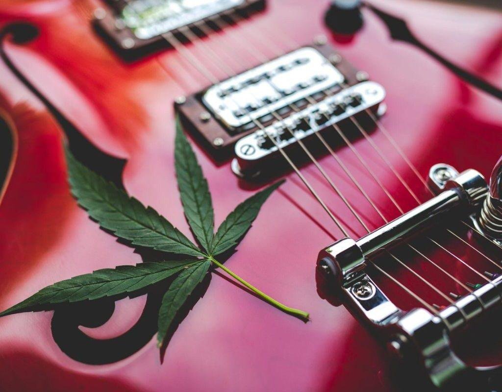 A História da Cannabis na Arte como Fonte de Inspiração 1 artistas que fumam maconha